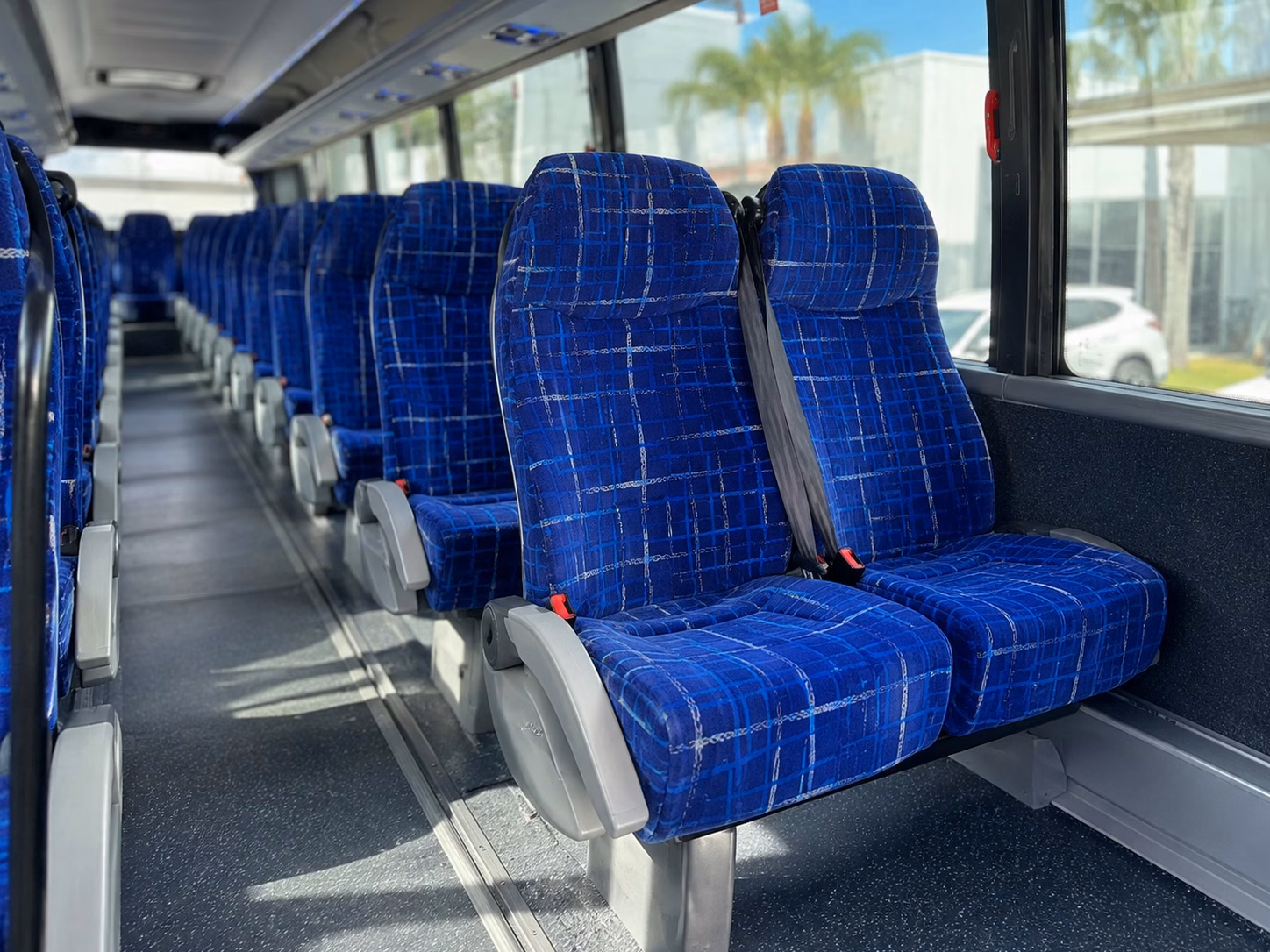 shuttle your wedding guests between hotels and venues across port st lucie
